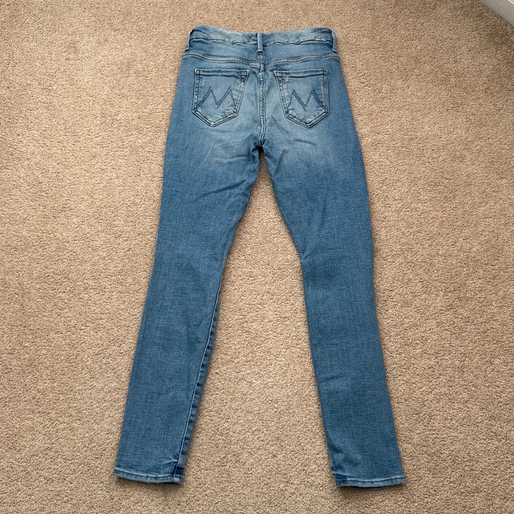 MOTHER The High Waisted Looker Distressed in Dropping Out Wash Jeans Size 26 - Picture 5 of 12